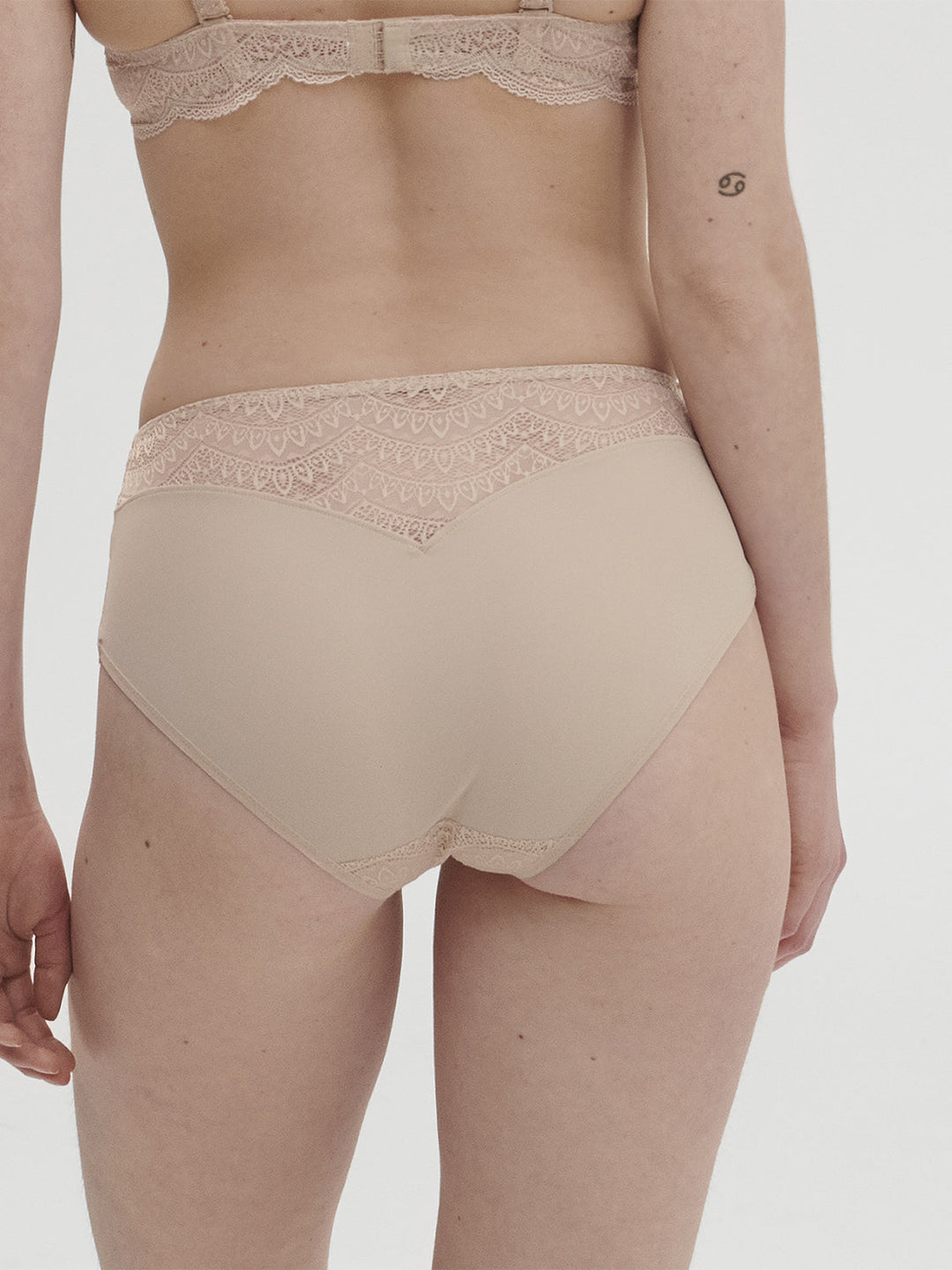 Simone Pérèle Karma Retro Brief in Pink Skin